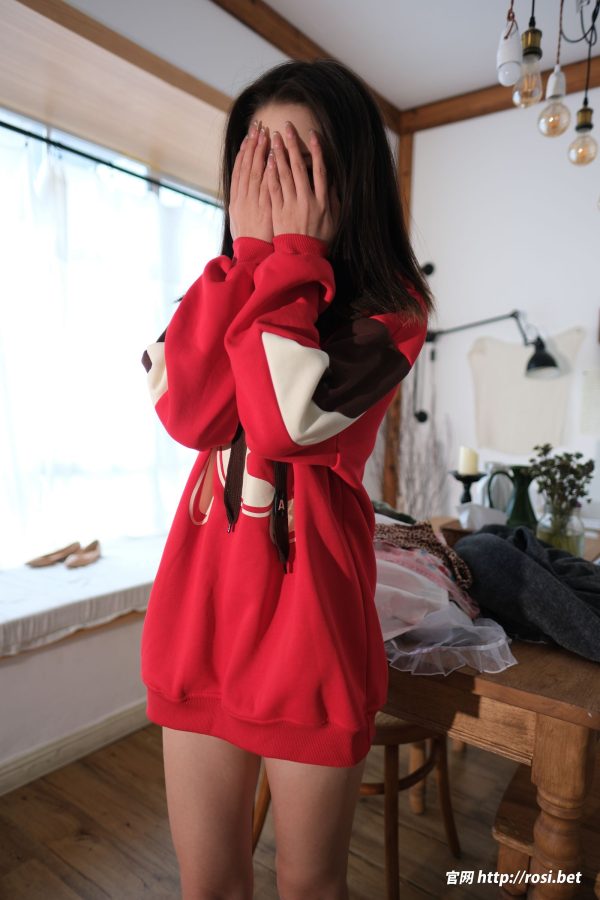 [ROSI美女图]2025.12.21 NO.5130-慕色阁