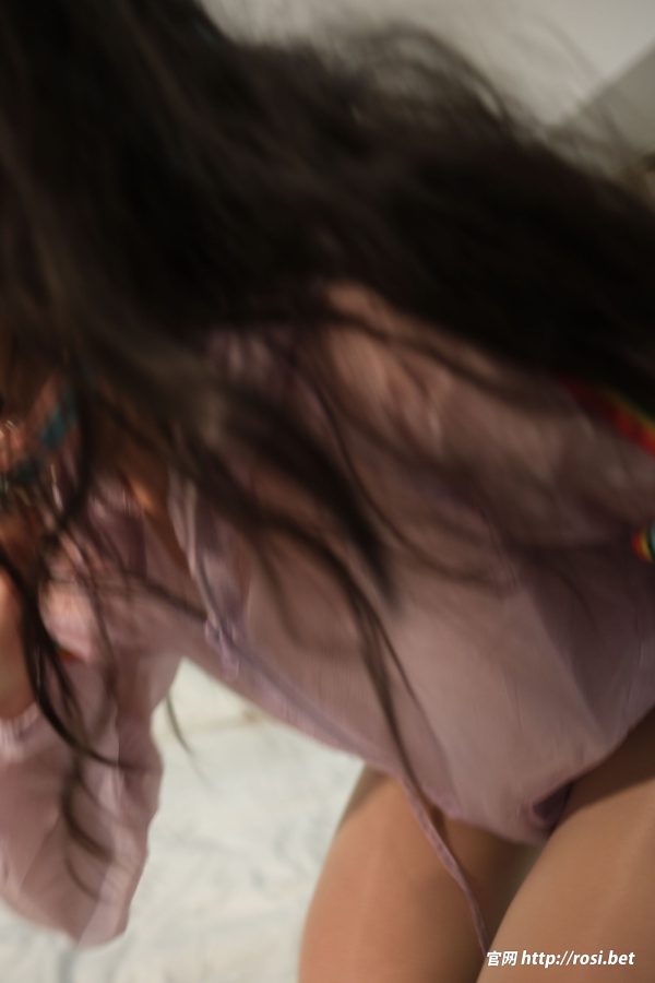 [ROSI美女图]2025.12.27 NO.5136-慕色阁
