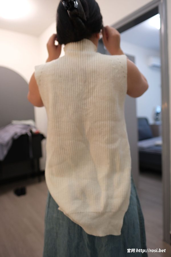 [ROSI美女图]2025.10.13 NO.5061-慕色阁