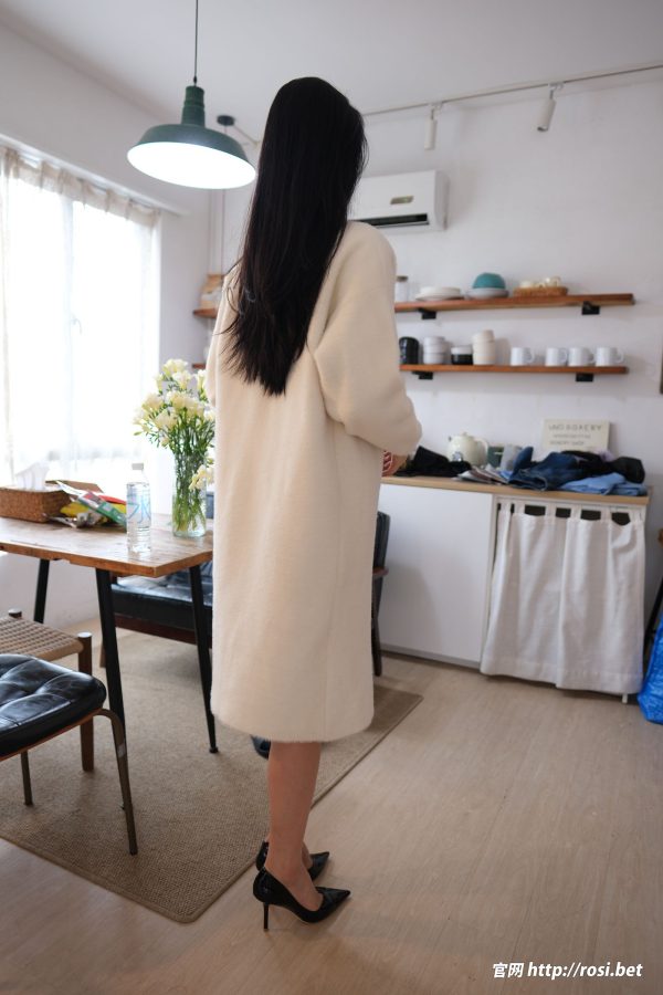 [ROSI美女图]2025.10.06 NO.5054-慕色阁