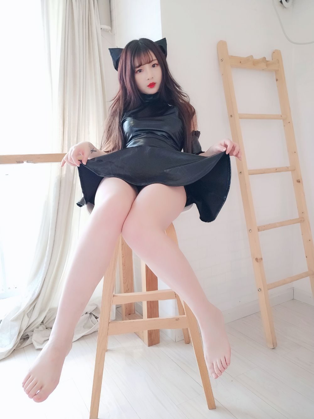 图片[2]-No.034-黑亮连衣裙 裸足 [35P 4V]