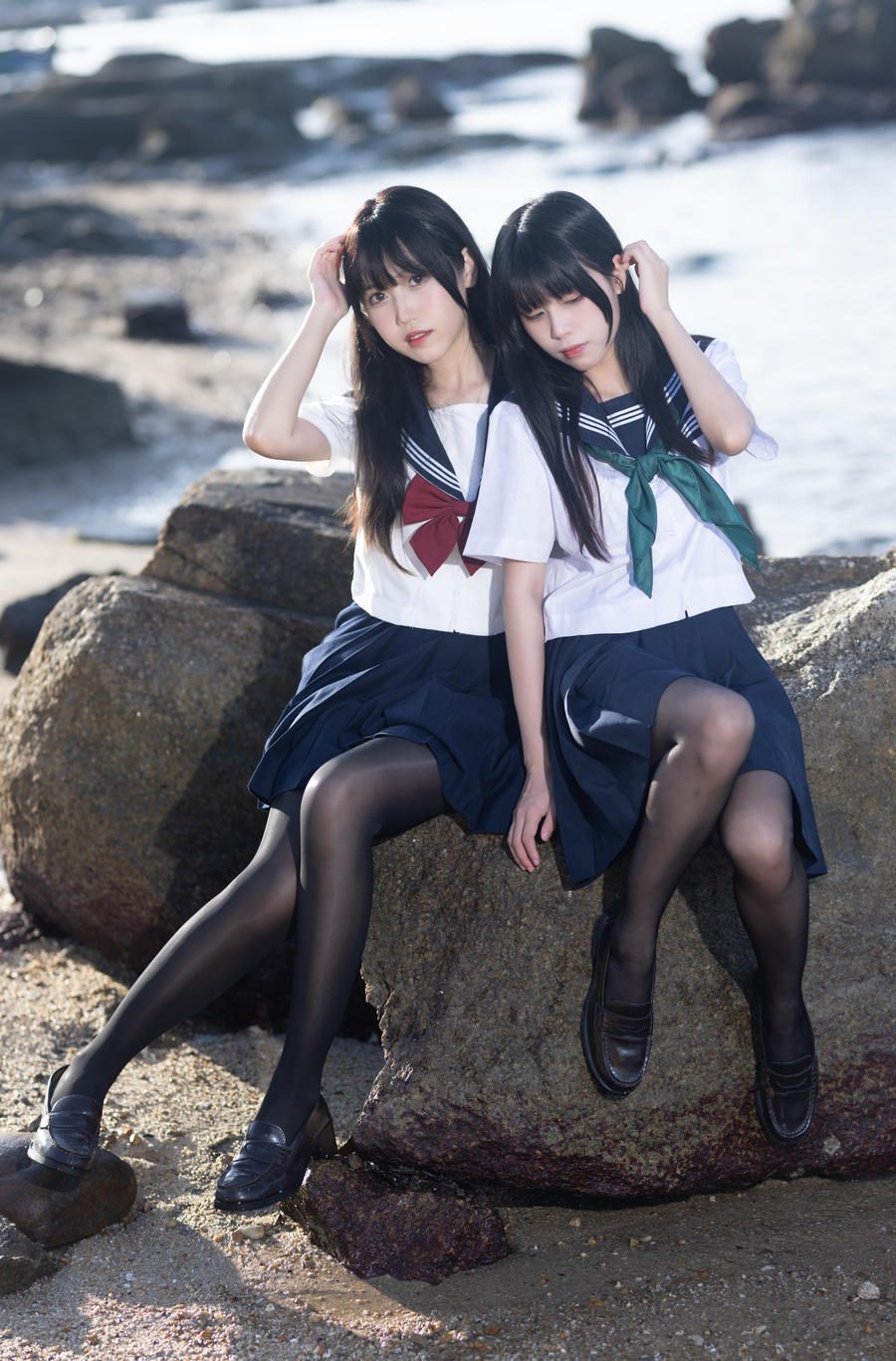 图片[2]-No.042 – 水手服百合黑丝 (&三無人型) [51P 1V]