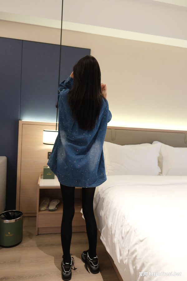 [ROSI美女图]2026.01.09 NO.5149-慕色阁